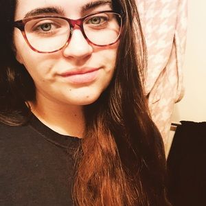 Meet your Posher, Alyssa